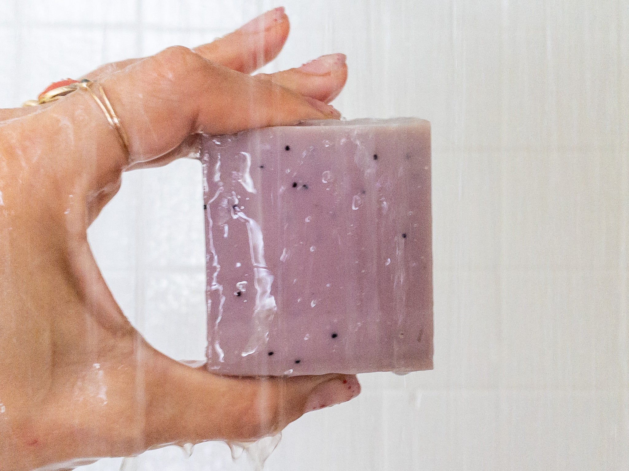 Shampoo solido e sapone corpo solido: come usarli al meglio?